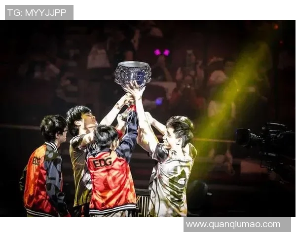 EDG战术解析：DOTA2比赛中的团队协作与战略布局探讨