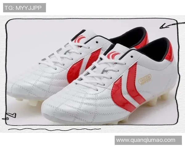 探索足球鞋的技术革新与设计趋势：打造舒适与性能兼备的完美球场利器